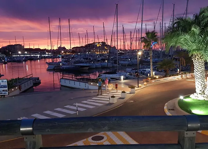Luz Del Mar - Vis-A-Vis Yachthafen